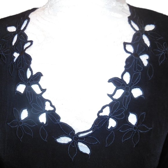 Top Knit Black Embroidered XS wear to work shirt blouse - Picture 2 of 2